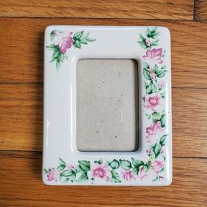 Floral porcelain/ceramic picture frame‎ 2 x 3 vintage